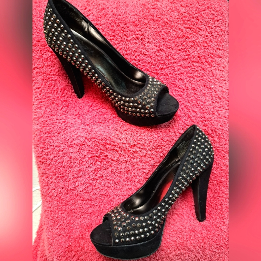 Candie's Sunny Studs Peep Toe